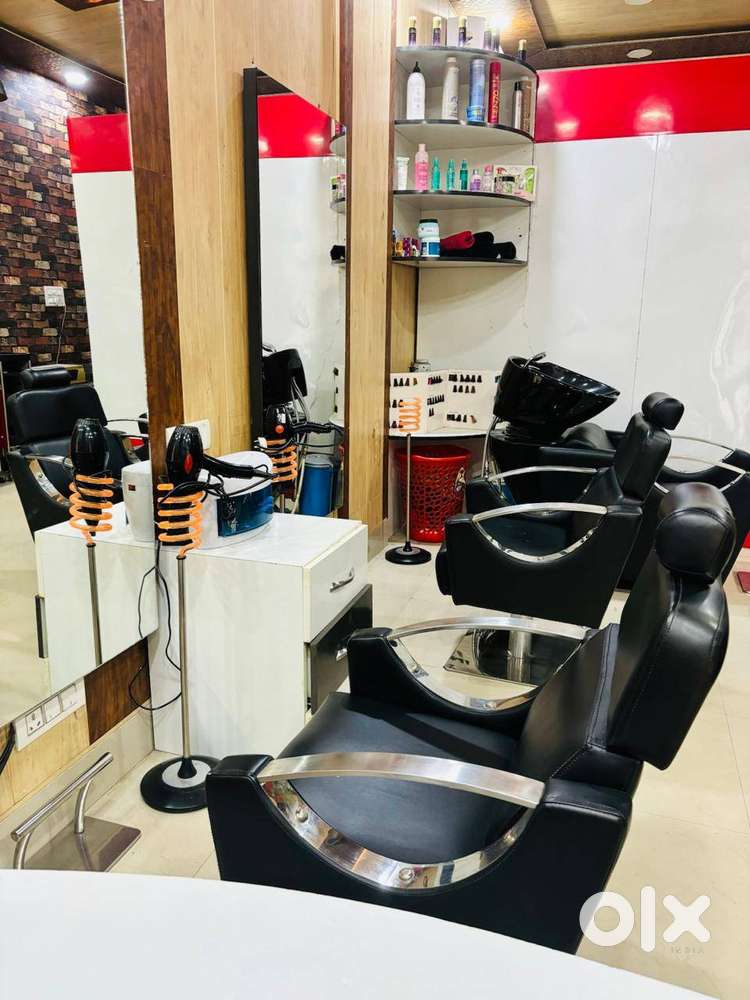 OFFICE SPACE GROUND FLOOR PANCHKULA SHOPPING COMPLEX DHAKOLI