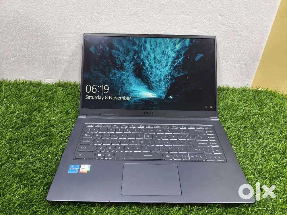 Upgraded Graphics Laptop Msi Laptop i5-11th Gen 16GBRAM 512GB SSD Iris