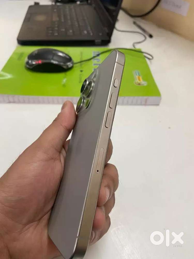 Selling my 4 month used I phone 15 pro need urgent money