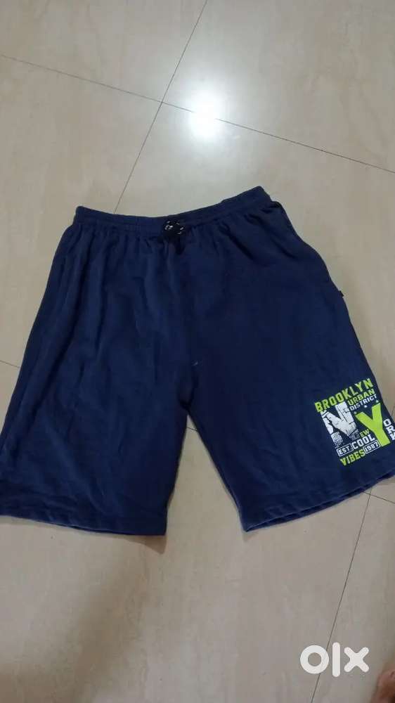 Defect Item Surplus Mens Tishirt, Track pant 36 per pc