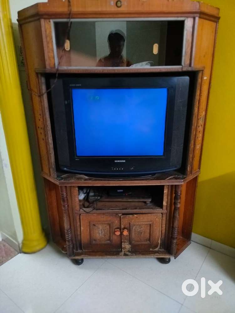Samsung 32inch television,and TV box