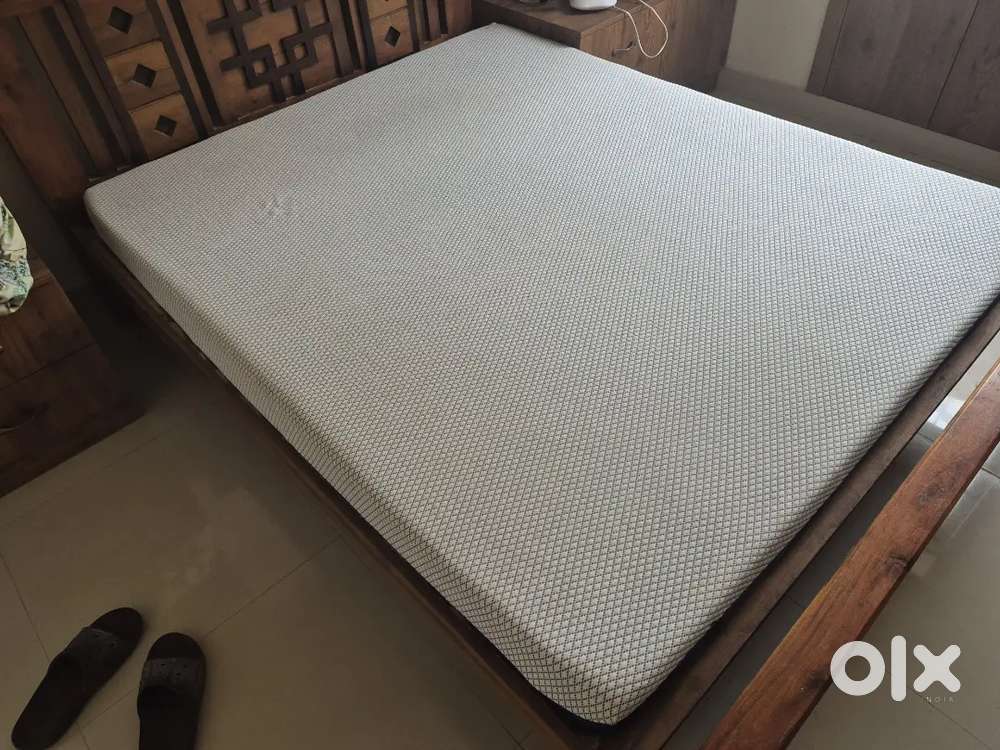 Springtek Queen Size Mattress (183x152 cm) – Excellent Condition