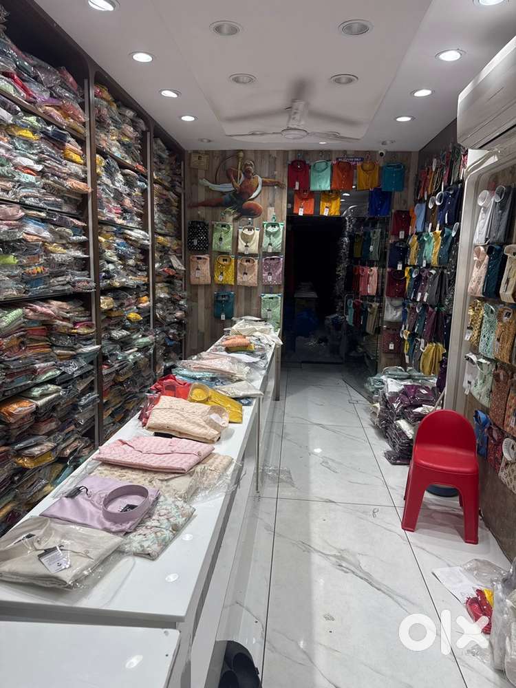 Garment Shop Me Staff Ki Jarurat Hai (Male) surat begham pura