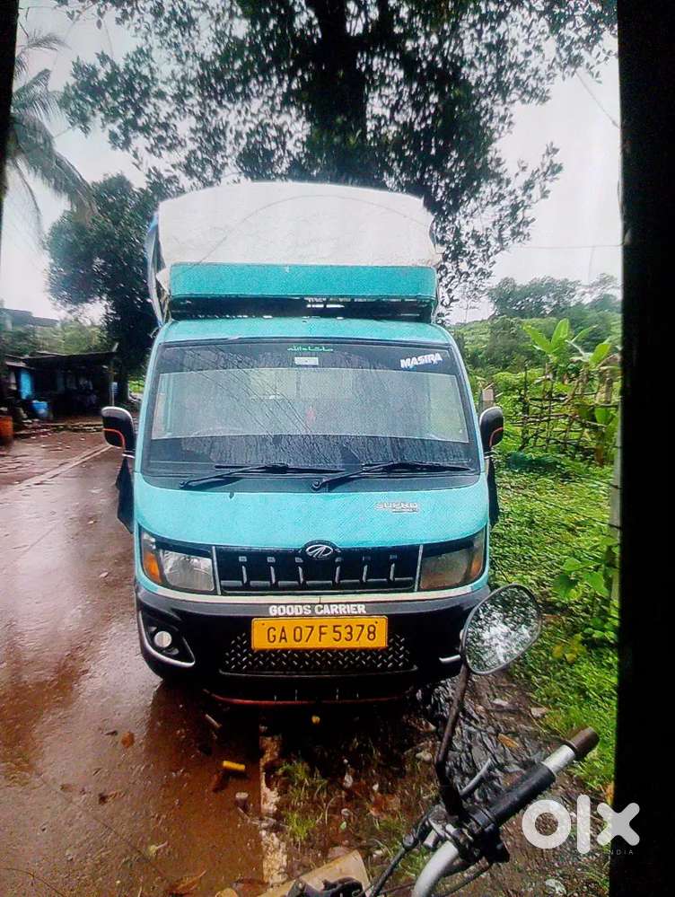 Mahindra supro maxi