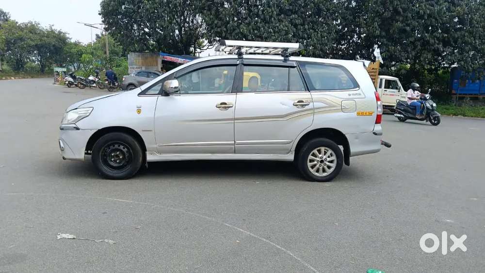 2015 TOYOTA INNOVA G