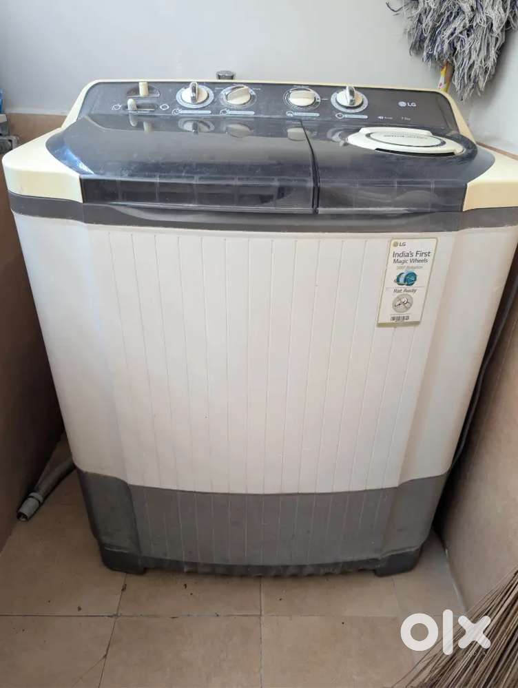 LG washing machine 7.5 KG top load semi automatic