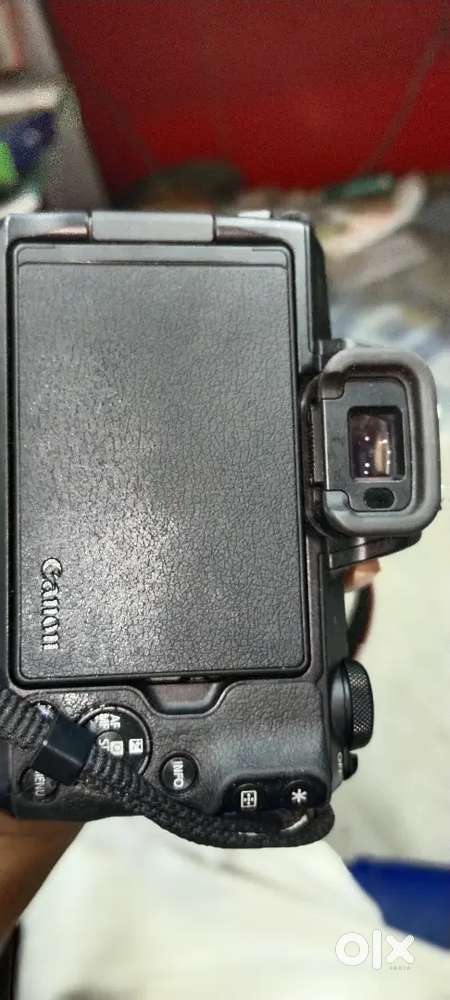 Canon m50 30mm 1.4 f 2 battery charger