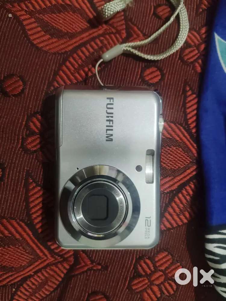 Fujifilm av 100