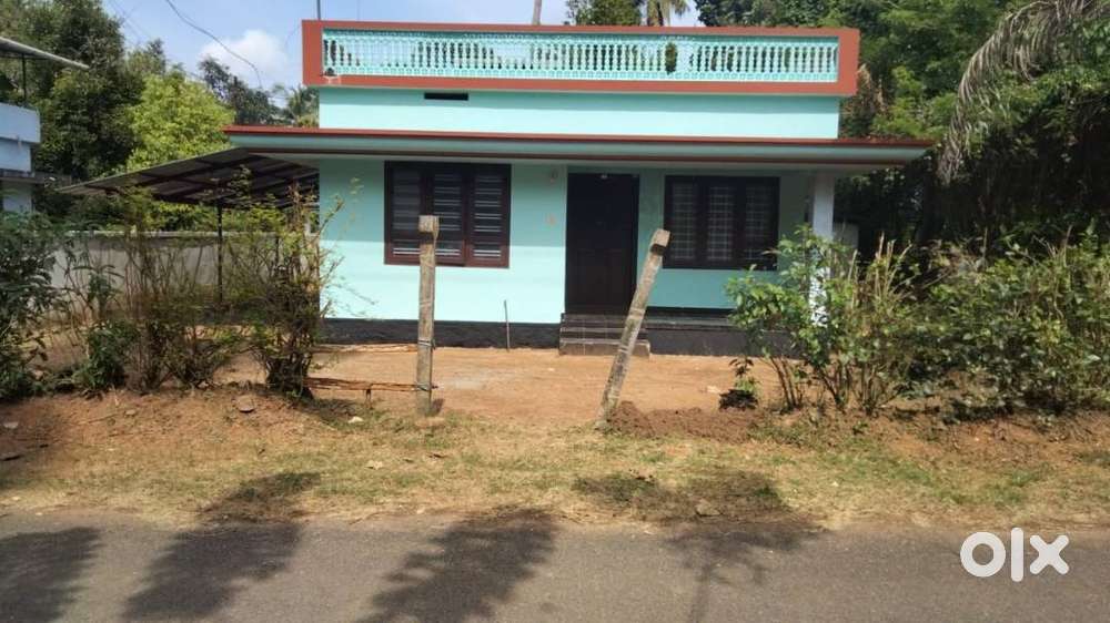 single story house in mapranam near irigalakuda.