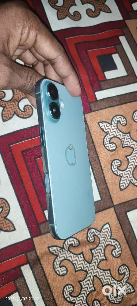 BILL BOX & DATA CABLE AVAILABLE  BATTERY HEALTH 90%  1 YEAR OLD