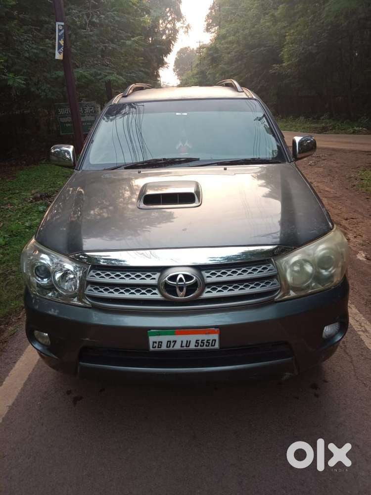 Toyota Fortuner 3.0 4X2 MT, 2010, Diesel