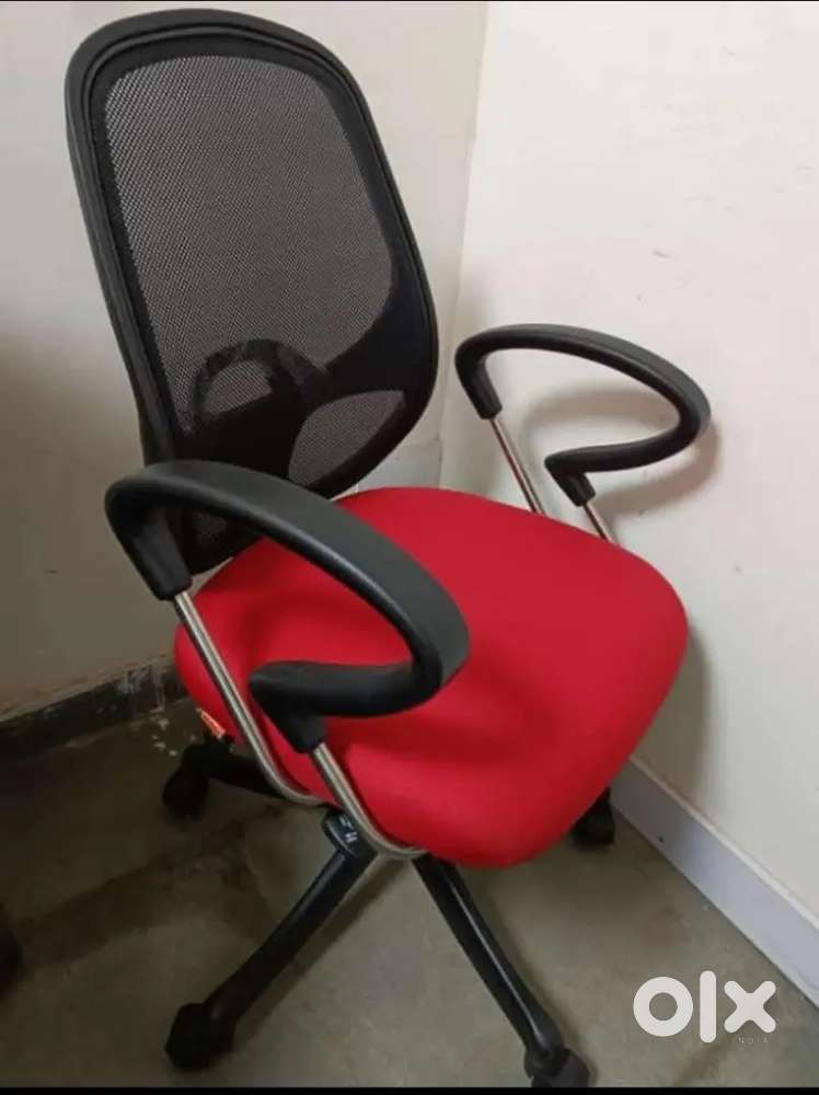 Revolving bosss chair