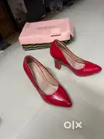 Unused womens branded block pump shoe with box and bill