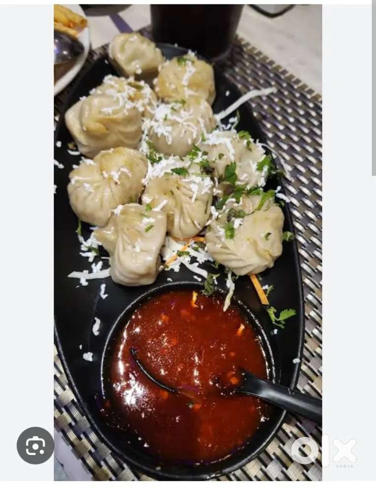 Restaurant mein kam hai