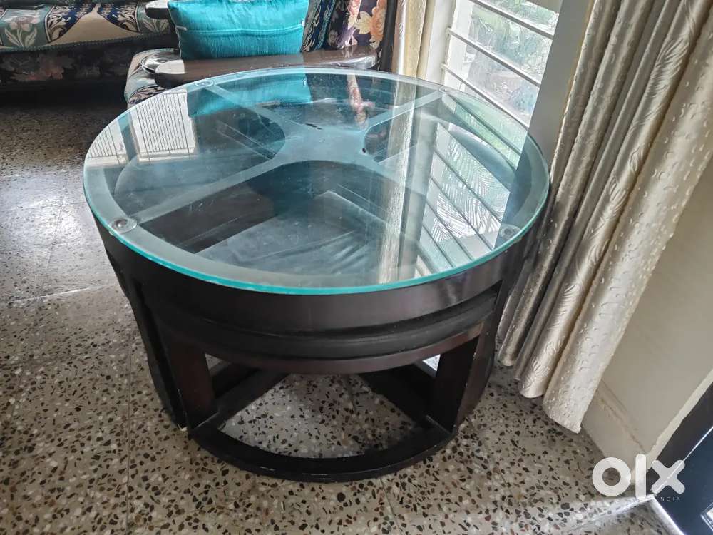 Centre Table 3' dia with sitting stools