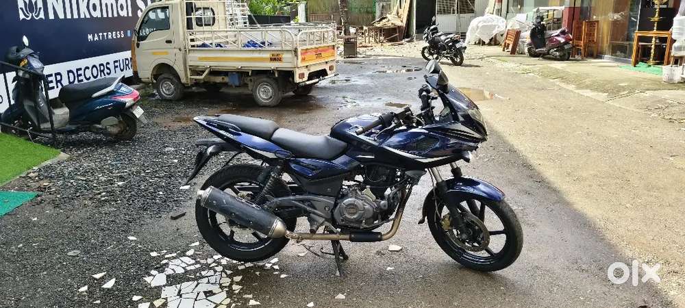 2017 BAJAJ PULSER 220 (FINANCE AVAILABLE)
