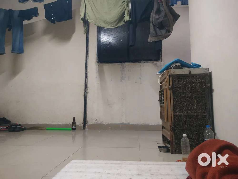 Room available ahe 2 room mate requirment per person rent