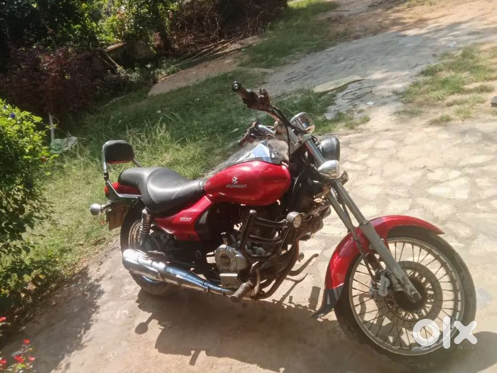 Bajaj Avenger 200 2014
