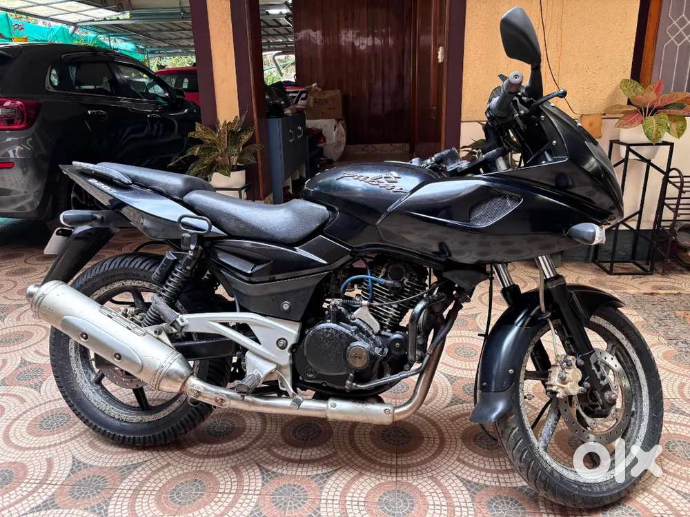 PULSAR 220 F (2010 MODEL) URGENT SALE
