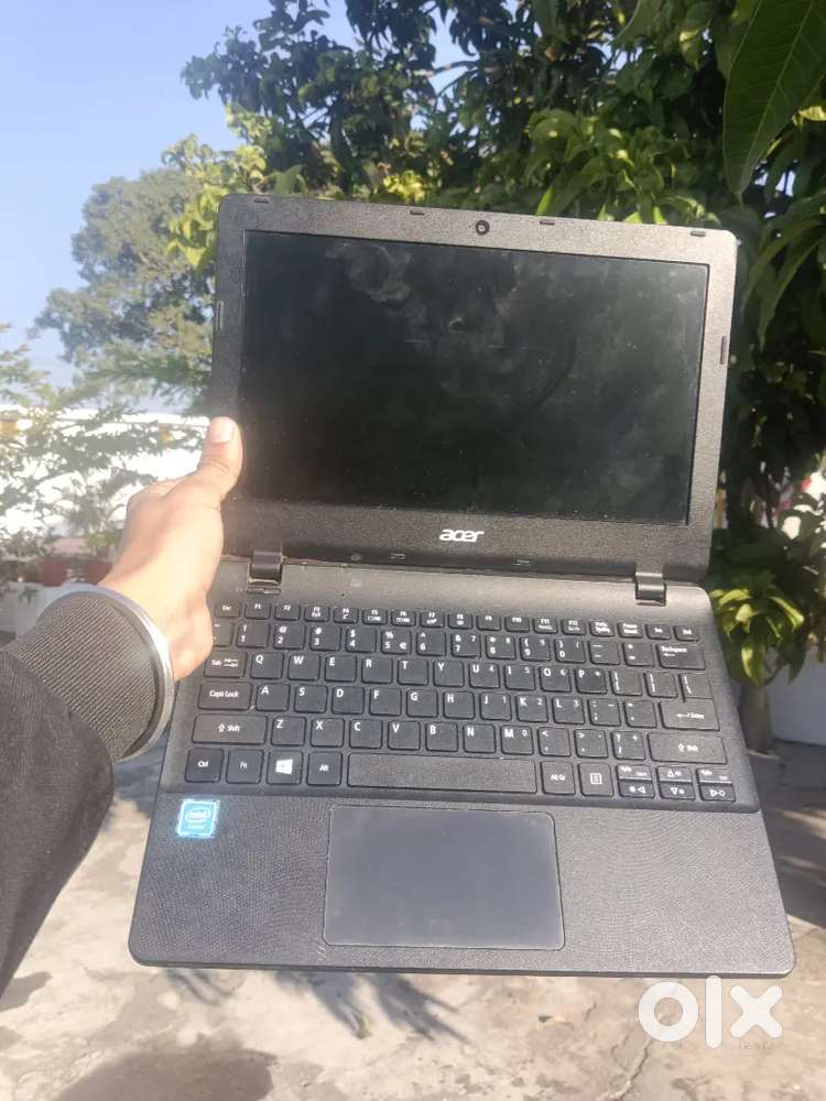 Aspire ES1-111 series laptop.