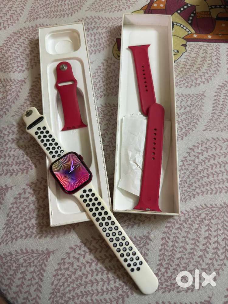 Apple Watch Series 7(GPS + Cellular) 45mm RED Case & RED Sport
Band