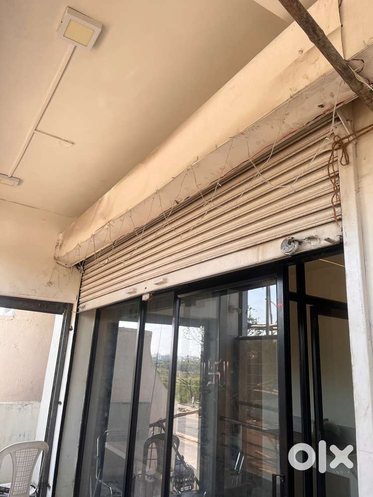 I want to sell this shutter