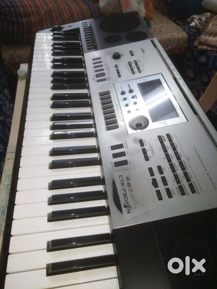 Casio 7300IN Synthesizer Selling by Bids above 5000, within 8 days