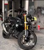 Bmw g310r cosmic black