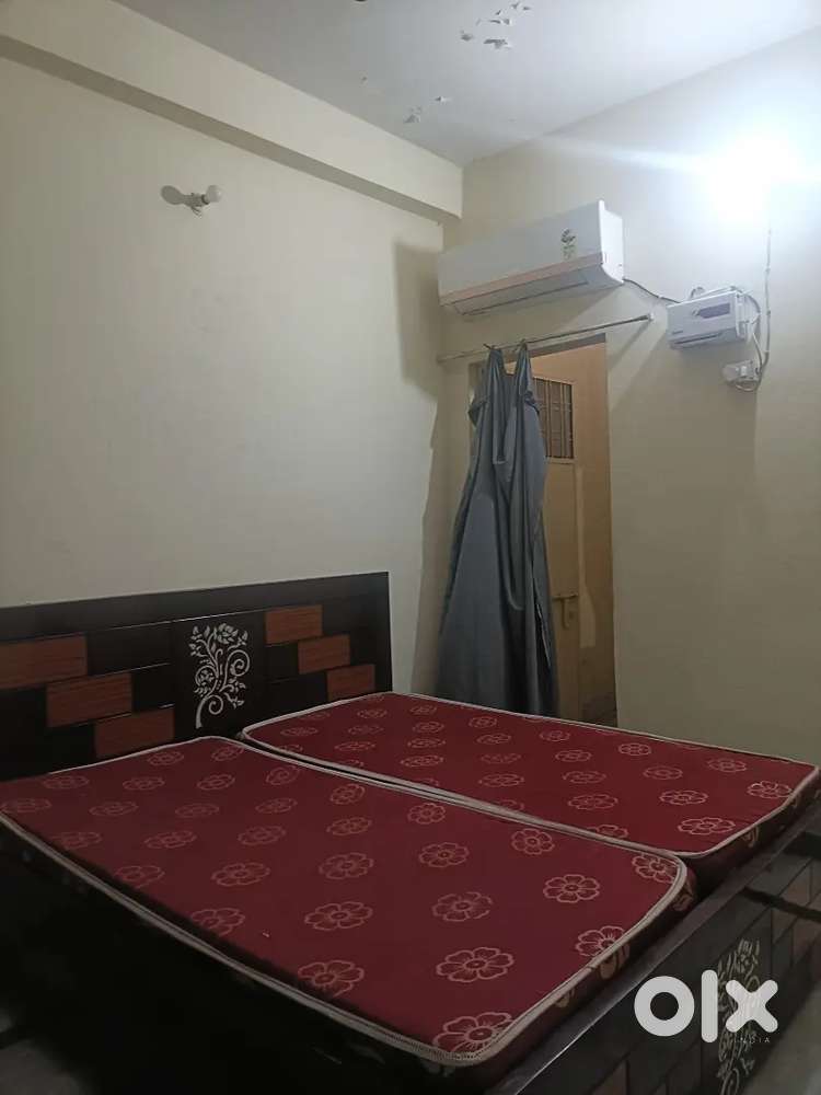 FURNISHED 1 ROOM KITCHEN TOILET ARE AVAILABLE IN THIS HOUSE