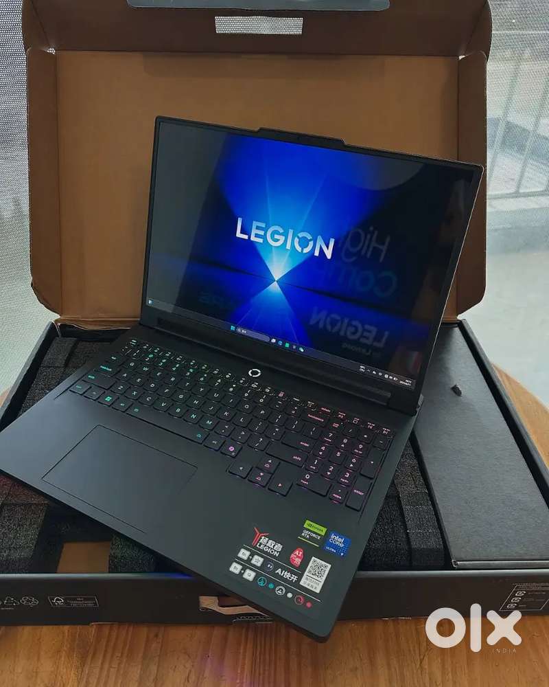 Lenovo Legion Pro 7i Gaming Laptop, RTX 5080 16GB GDDR7, Ultra 9