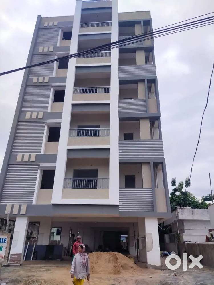 FULLY SPACIOUS AND LOW BUDGET FLATS AVAILABLE.,