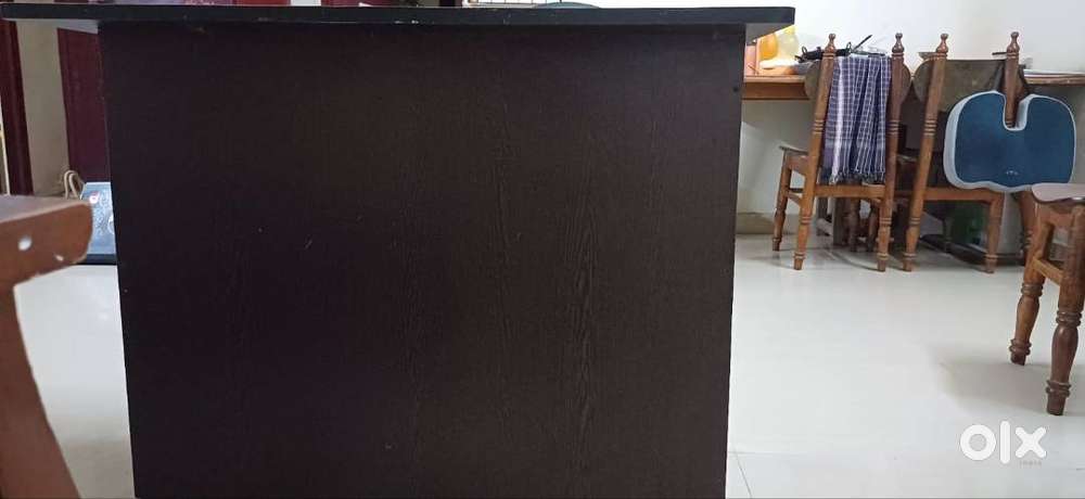 Computer table