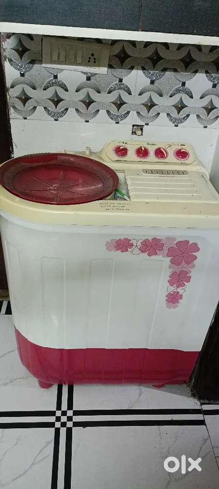 7.0 kg semi automatic whirlpool in good condition