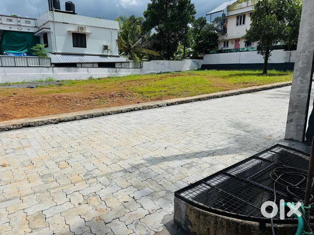 Premium plot for sale near Thiruvankulam 9 laks per cent