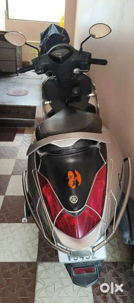 Fasino 125 Silver Colour.