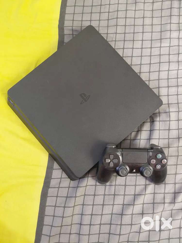 PlayStation 4 Slim – 500GB  Excellent Condition