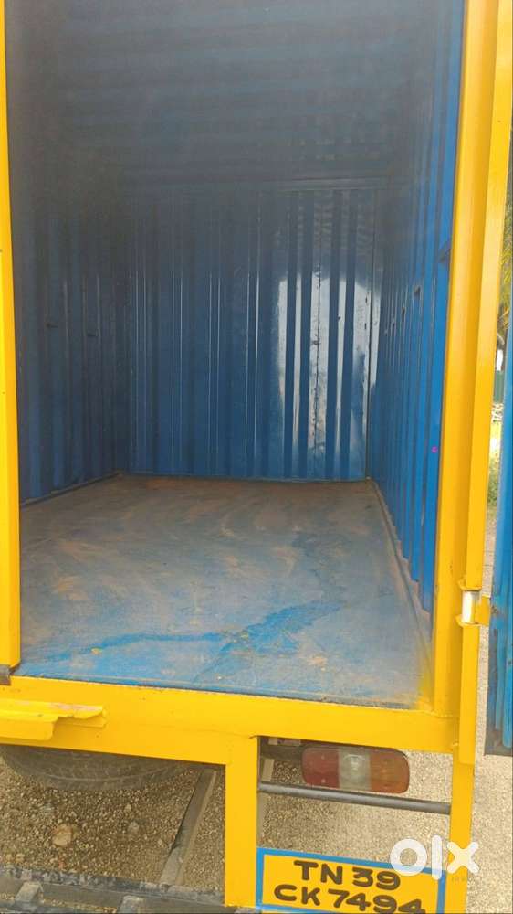 Less used Mahindra container truck for sale