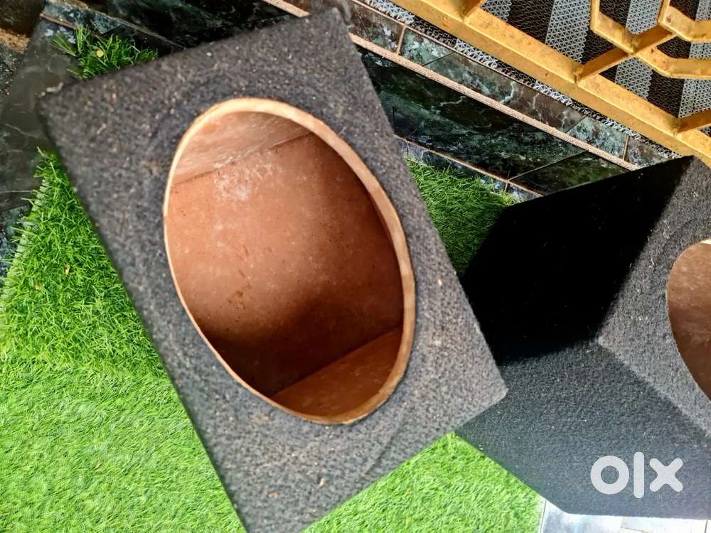 Empty Speaker Woofer box