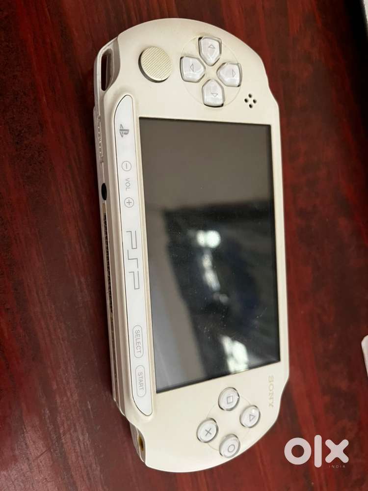 PSP PLAY STATION PROTABLE and BOAT OVER HEAD HEADPHONE