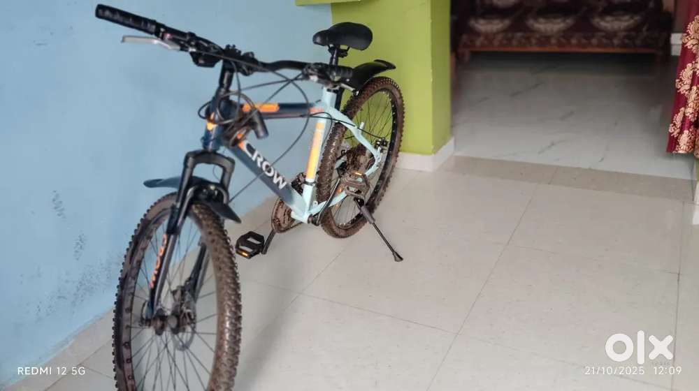 I will give free seat cover, speedometer,lock,mudguard, toolkit