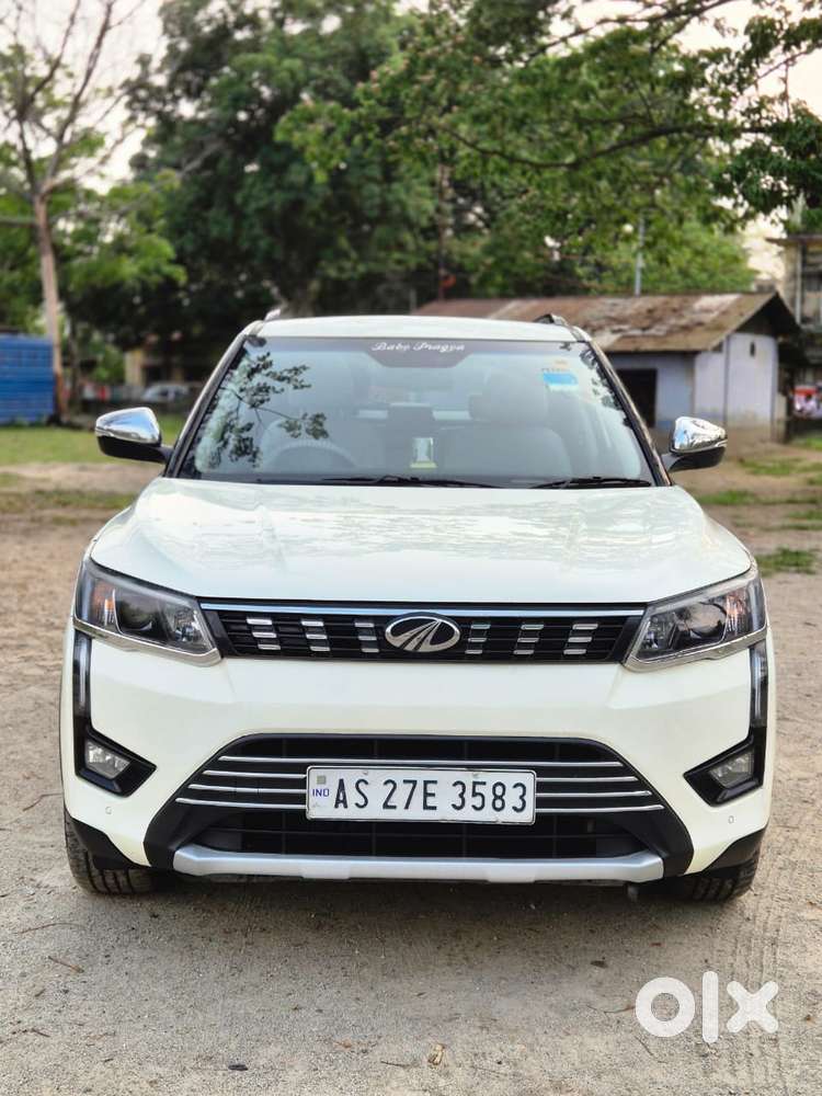 Mahindra XUV300 W8 Option, 2021, Petrol