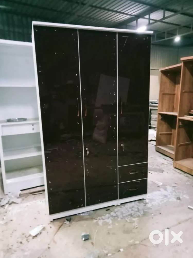HIGH GLOSSY WARDROBE  DIRECT FROM ALPHA FURNISHINGS