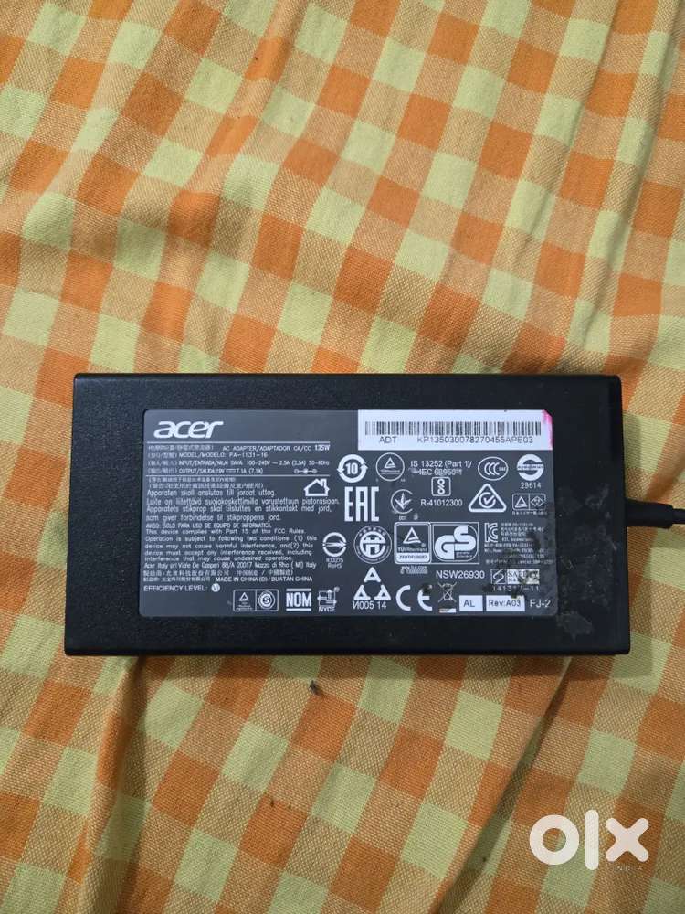 Acer 135 W adapter