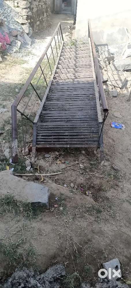 लोहे कि सीढ़ियां 18×2.5