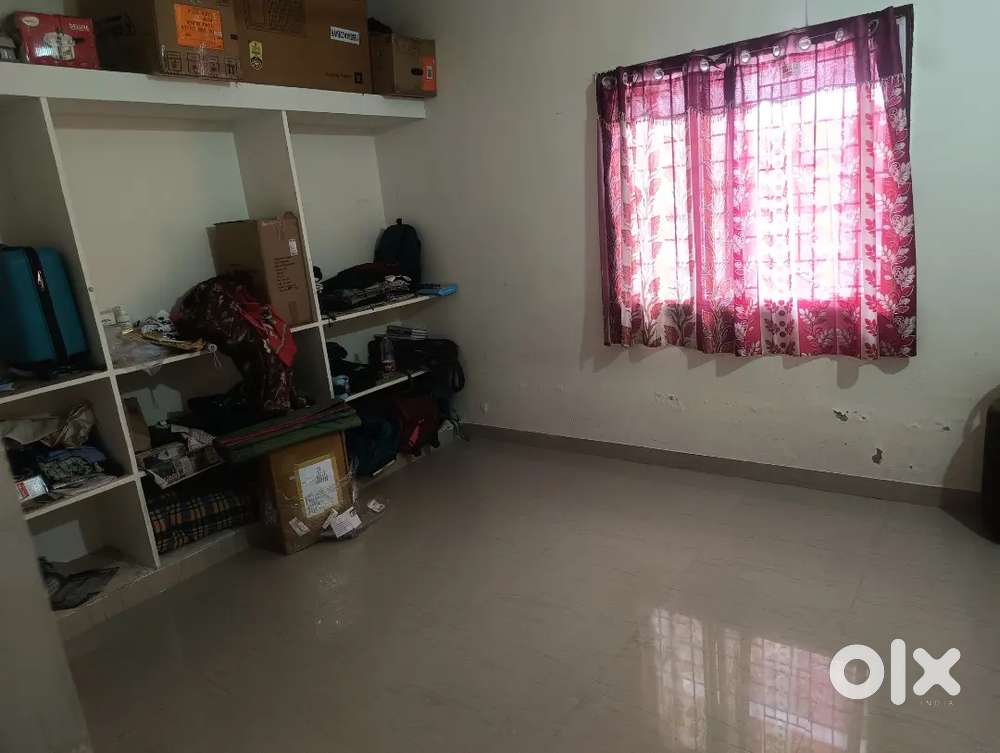 Need roomate for double bedroom villas , individual homes