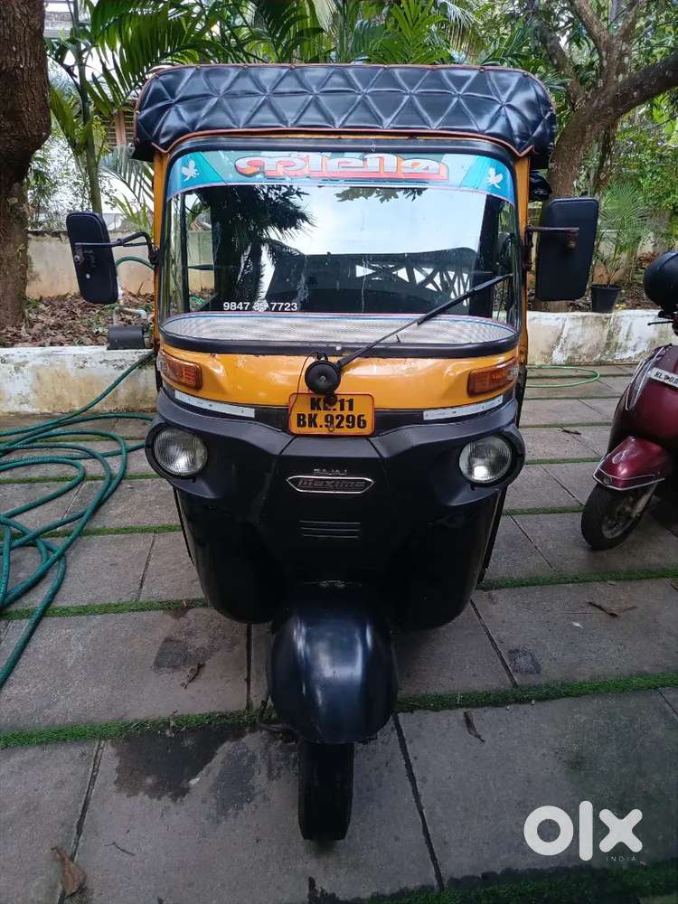 Bajaj maxima