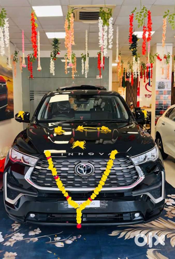 Toyota Innova Hycross 2.0 ZX (O) Hybrid 7 STR, 2025, Petrol