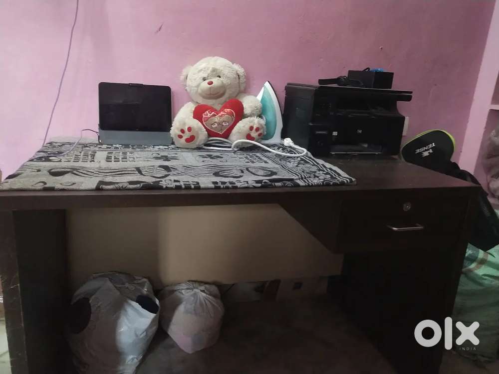 Office table