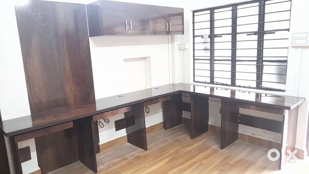 Customized Office Furniture