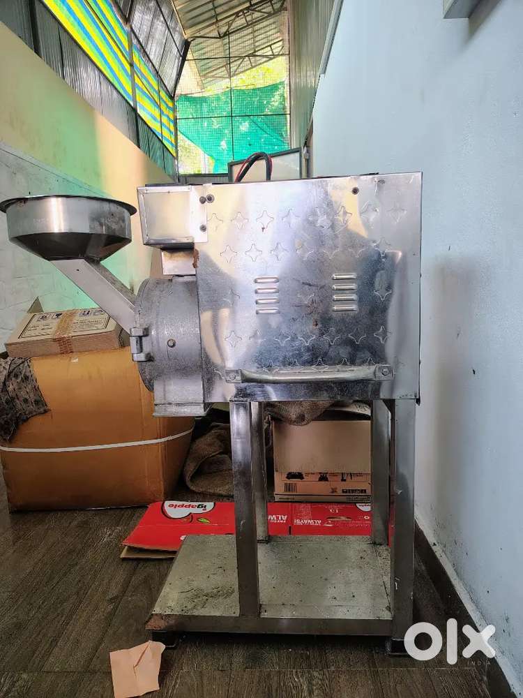 Pulverizer and mixer